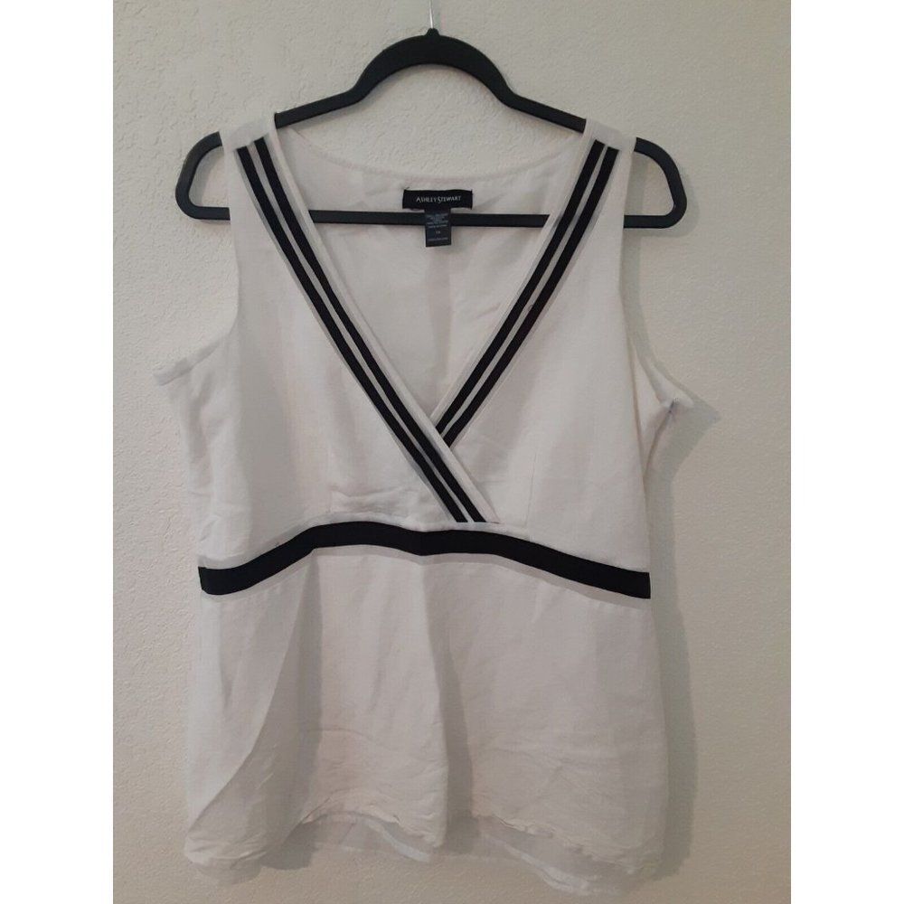 Ashley Stewart Sleeveless Side Zip Black White Blouse Womens Sz 14 V Neck